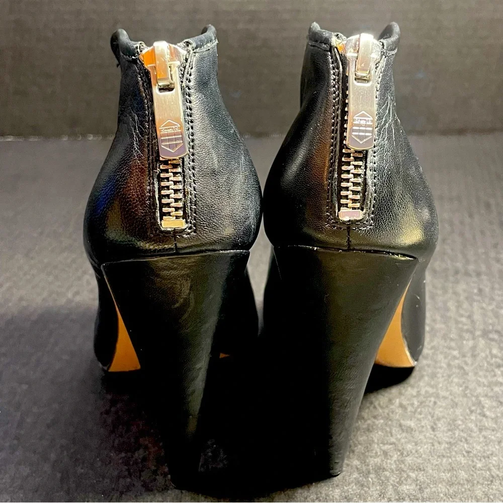 Gorgeous Vince Camuto Butter soft Black Nappa open toe bootie size 5.5M LIKE NEW - Picture 11 of 11